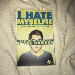 - paper cover, great condition 🙃